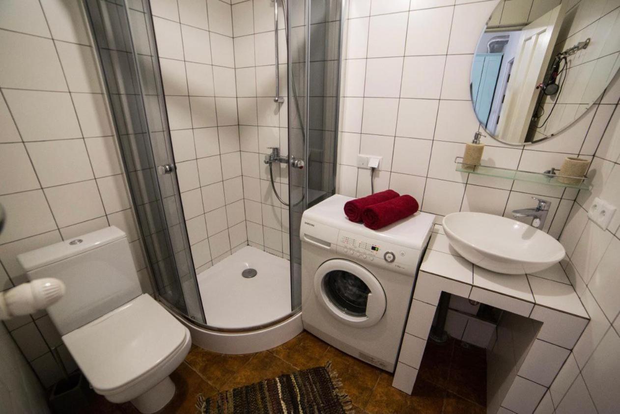 Vidfort Вірменська Lviv Bagian luar foto
