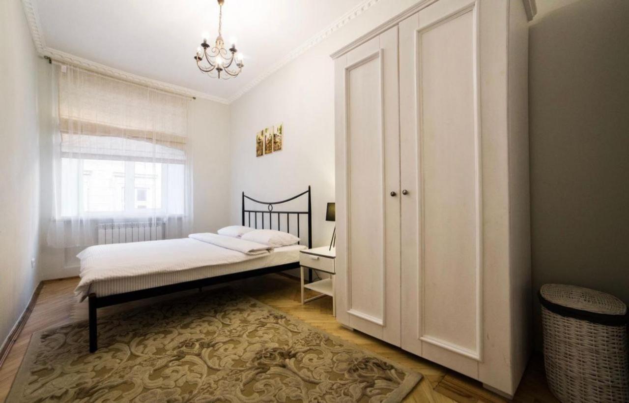 Vidfort Вірменська Lviv Bagian luar foto